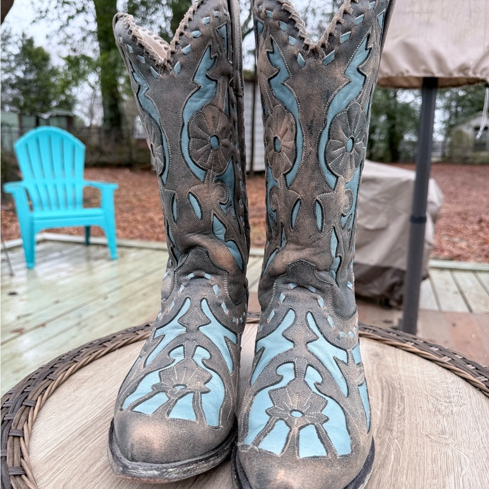 Chic Floral Cutout Heeled Boots - Blue and Gray